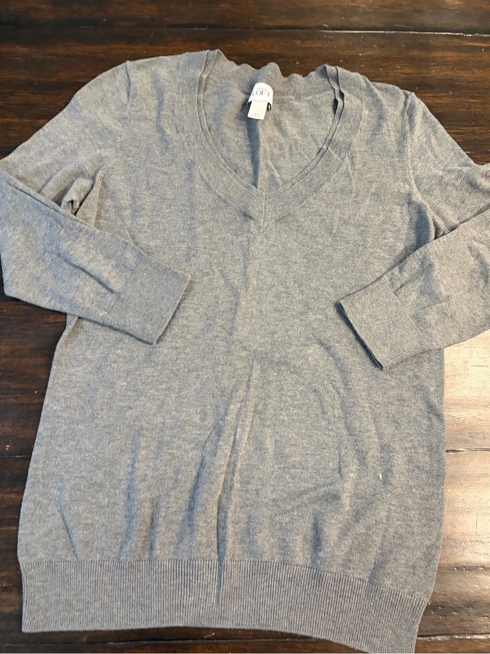 LOFT Soft Gray Knit V-Neck Pima cotton Sweater size medium